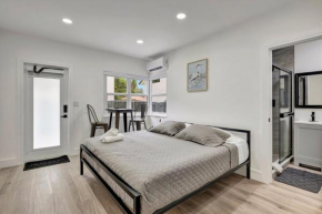 Banyan St. Studio off Las Olas- Steps to the Beach